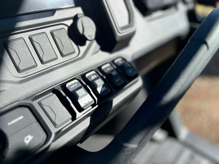 2025 CFMOTO UFORCE U10 Pro