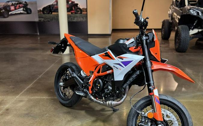 2026 KTM 390 SMC R