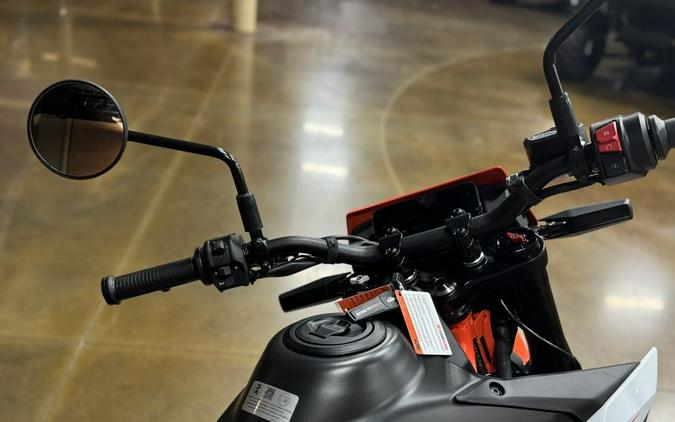 2026 KTM 390 SMC R