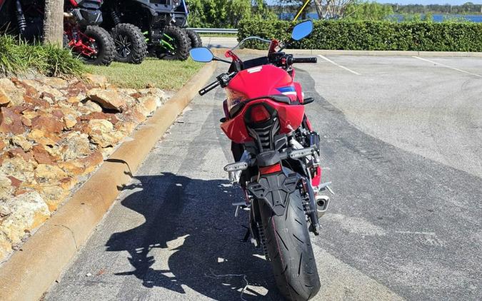 2026 Honda CBR650R E-Clutch