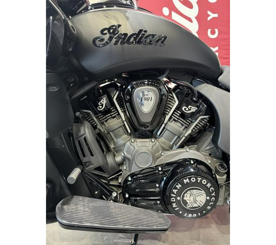 2024 Indian Motorcycle® Pursuit® Dark Horse® with PowerBand Audio Package Black Smoke