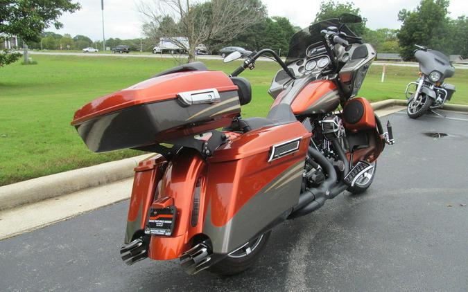 2013 Harley-Davidson® FLTRXSE2 - CVO™ Road Glide® Custom®