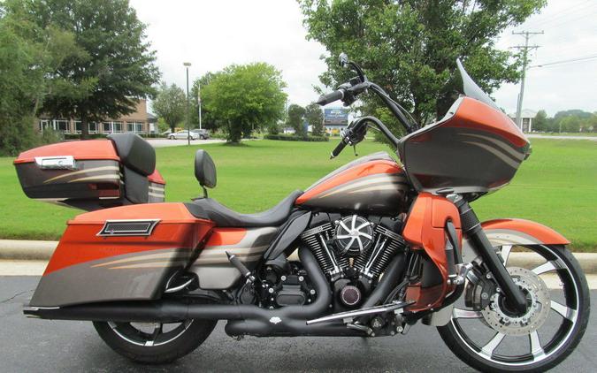 2013 Harley-Davidson® FLTRXSE2 - CVO™ Road Glide® Custom®