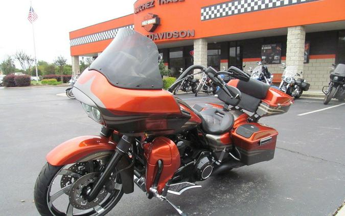 2013 Harley-Davidson® FLTRXSE2 - CVO™ Road Glide® Custom®