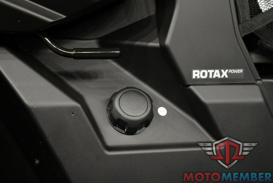 2025 Can-Am Defender MAX DPS HD10