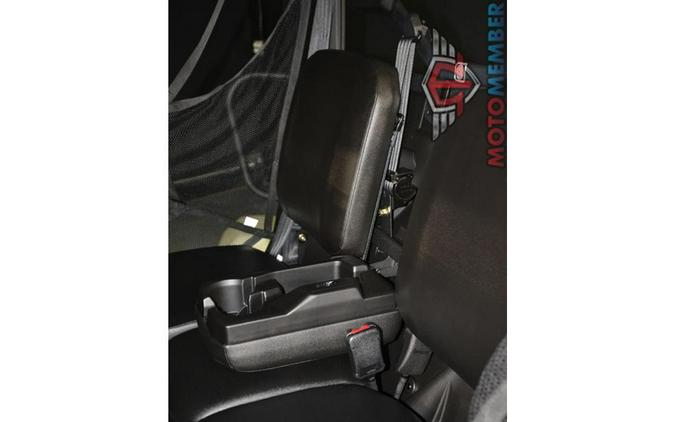 2025 Can-Am Defender MAX DPS HD10