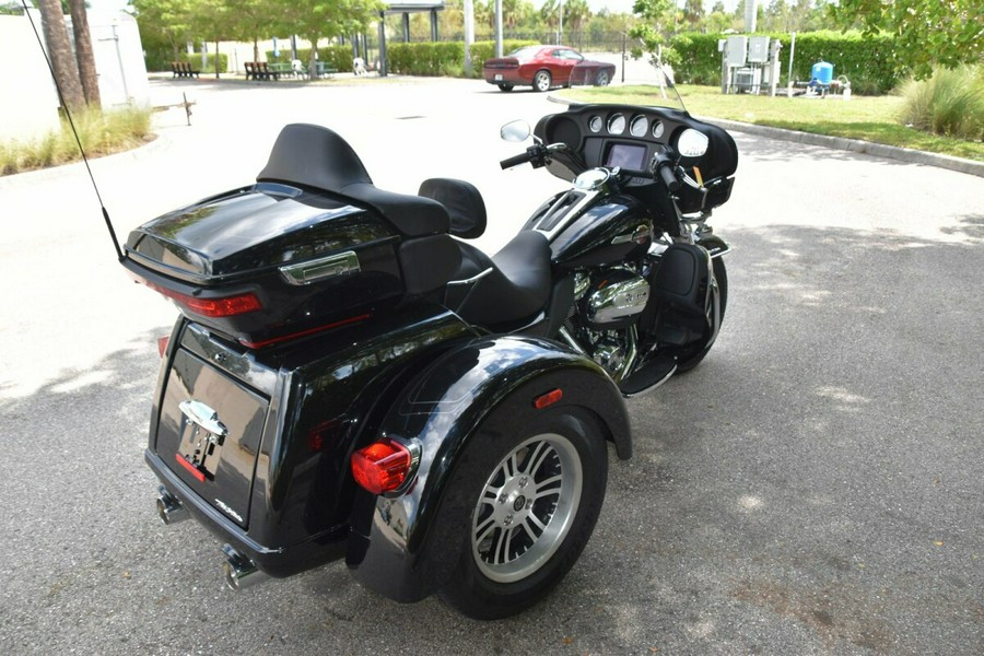 2023 Harley-Davidson Tri Glide Ultra FLHTCUTG