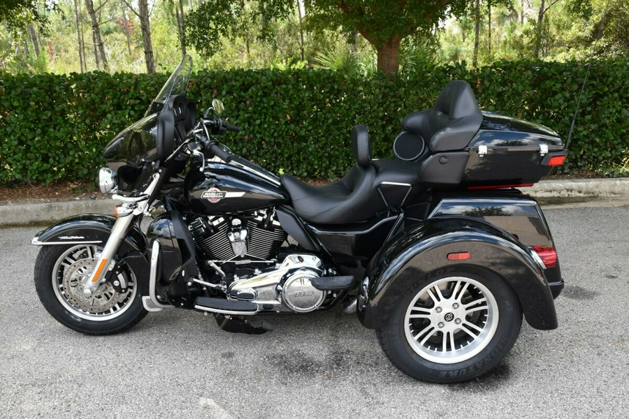 2023 Harley-Davidson Tri Glide Ultra FLHTCUTG