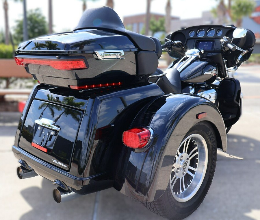 2023 Harley-Davidson Tri Glide Ultra FLHTCUTG