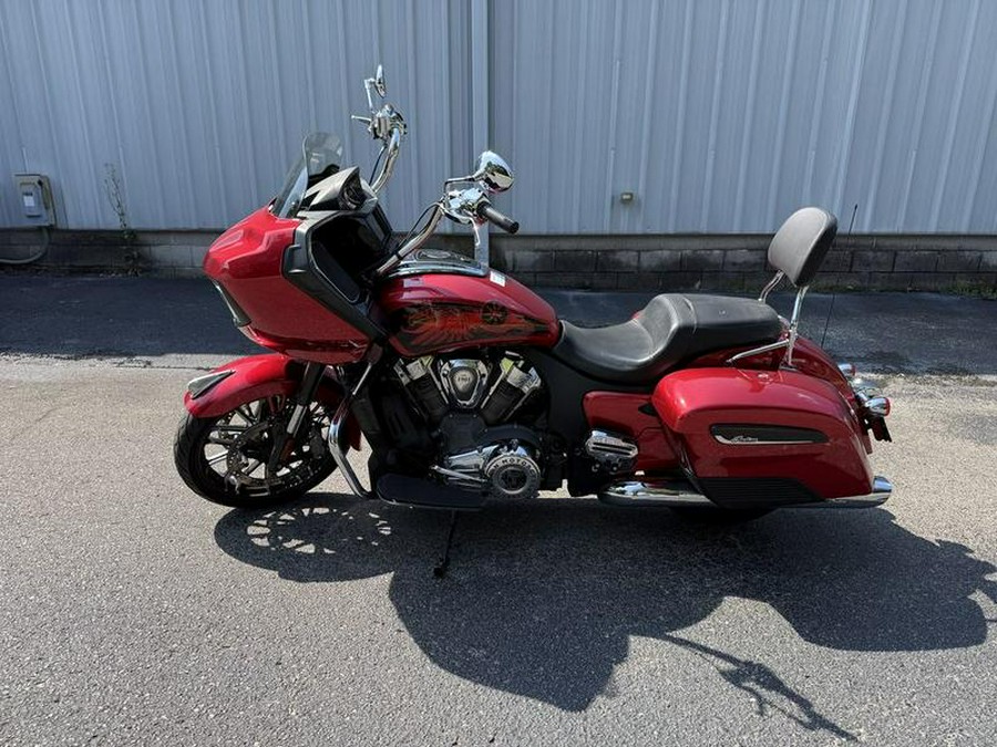 2021 Indian Motorcycle® Challenger® Limited Ruby Metallic