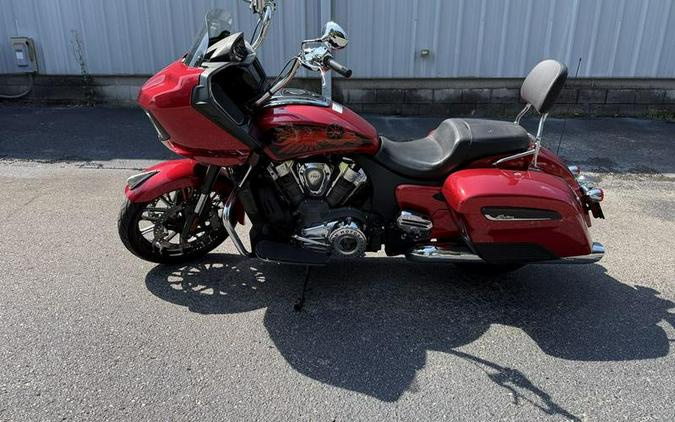 2021 Indian Motorcycle® Challenger® Limited Ruby Metallic
