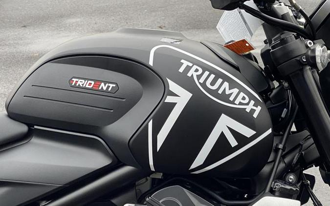 2023 Triumph Trident 660 Matte Jet Black / Matte Silver Ice