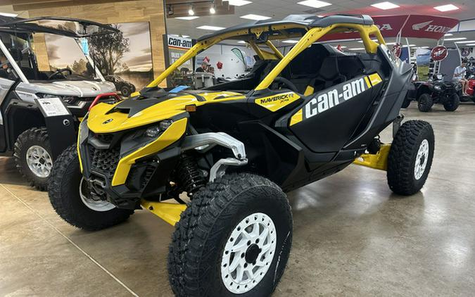 2024 Can-Am Maverick R X RS Carbon Black & Neo Yellow