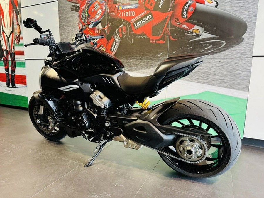 2024 Ducati Diavel V4 Black