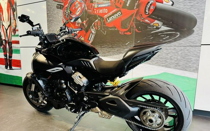 2024 Ducati Diavel V4 Black
