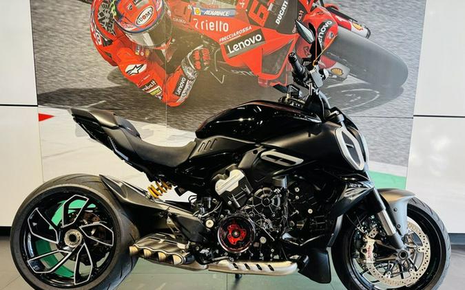 2024 Ducati Diavel V4 Black