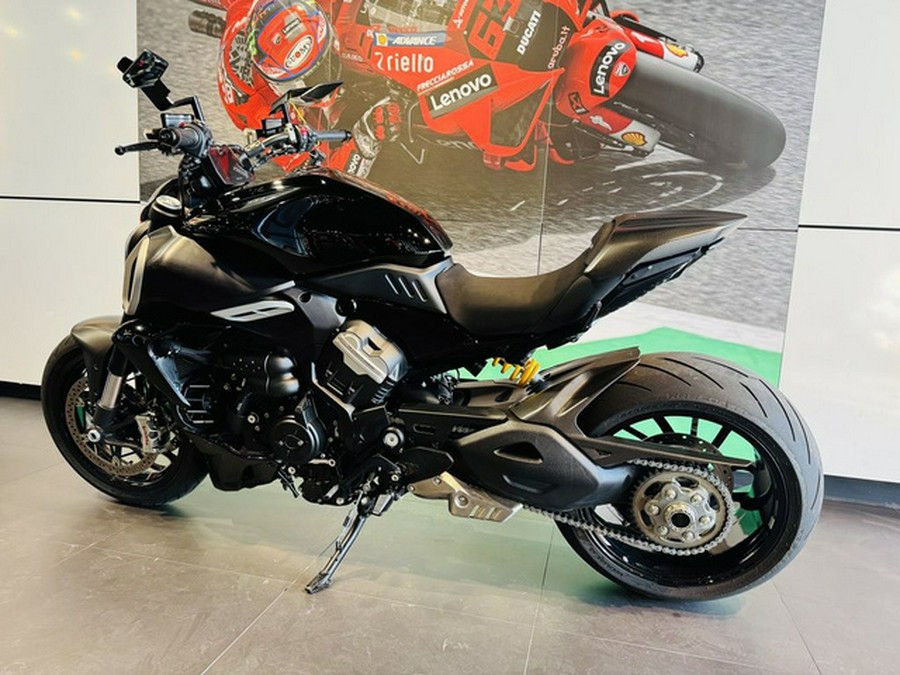 2024 Ducati Diavel V4 Black