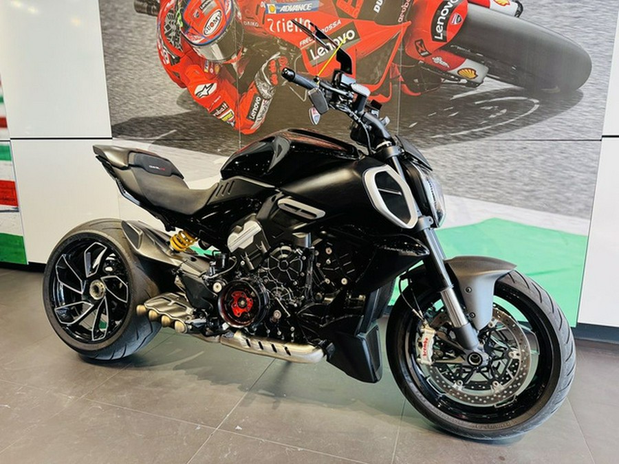 2024 Ducati Diavel V4 Black