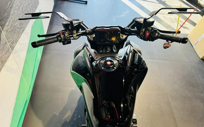 2024 Ducati Diavel V4 Black