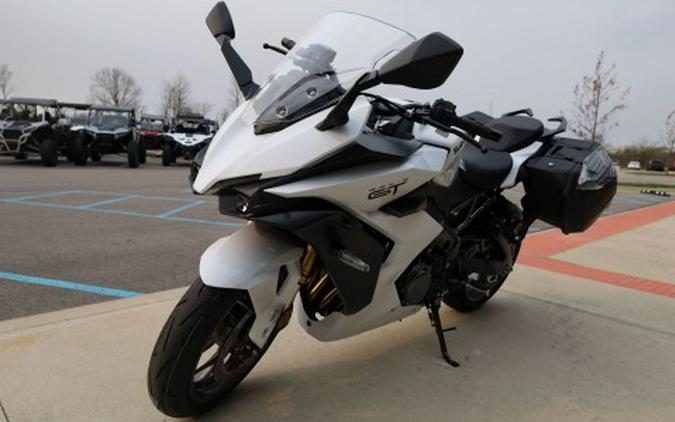 2026 Suzuki GSX-S1000GT+