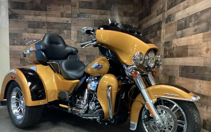 2023 Harley-Davidson Tri Glide Ultra Prospect Gold/Vivid Black FLHTCUTG