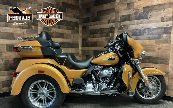 2023 Harley-Davidson Tri Glide Ultra Prospect Gold/Vivid Black FLHTCUTG