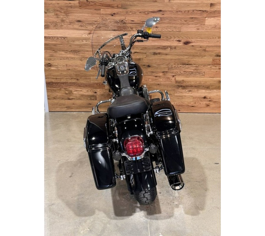 2016 Harley-Davidson FLD - Dyna Switchback