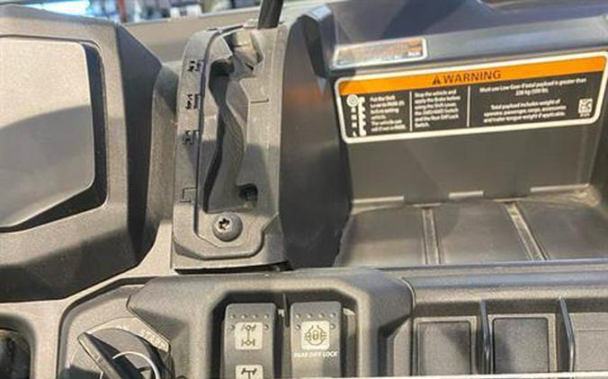 2025 Can-Am Defender DPS HD10