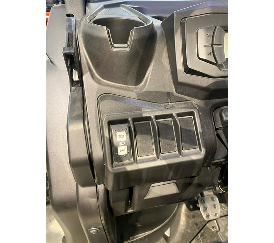 2025 Can-Am Defender DPS HD10