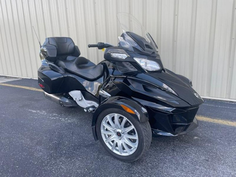 2016 Can-Am® Spyder® RT 6-Speed Manual (SM6)