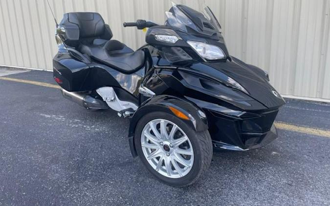 2016 Can-Am® Spyder® RT 6-Speed Manual (SM6)