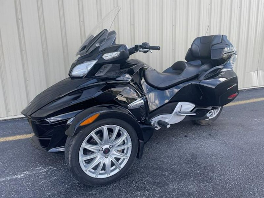 2016 Can-Am® Spyder® RT 6-Speed Manual (SM6)