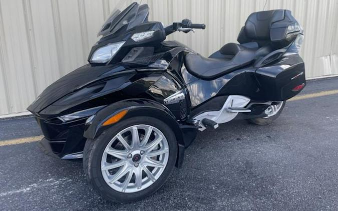 2016 Can-Am® Spyder® RT 6-Speed Manual (SM6)