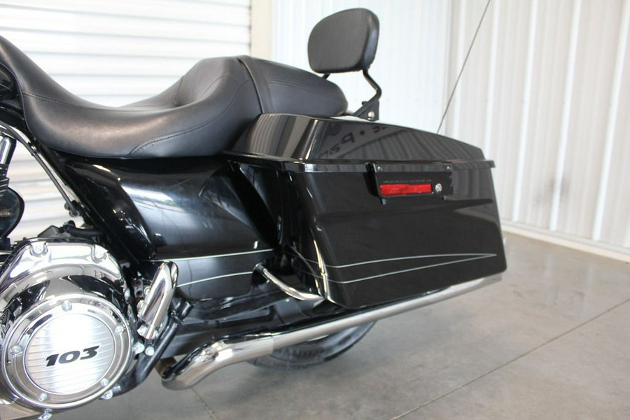 2011 Harley-Davidson® FLTRX - Road Glide® Custom