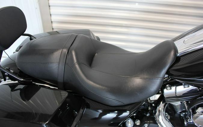 2011 Harley-Davidson® FLTRX - Road Glide® Custom