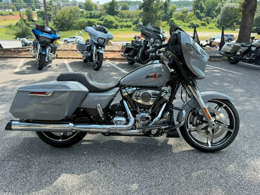 2025 Harley-Davidson® FLHX - Street Glide®