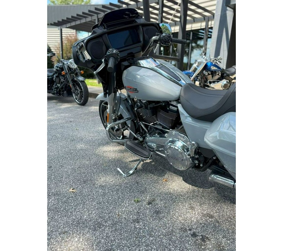 2025 Harley-Davidson® FLHX - Street Glide®