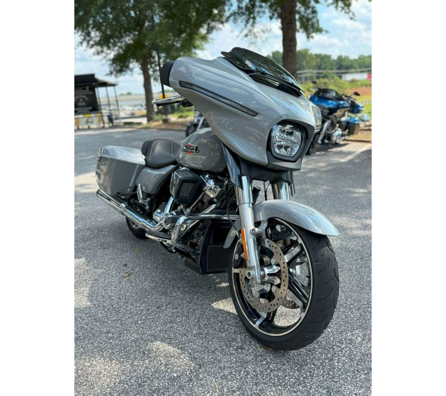 2025 Harley-Davidson® FLHX - Street Glide®