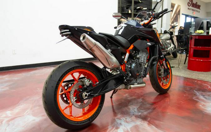 2022 KTM 890 Duke R