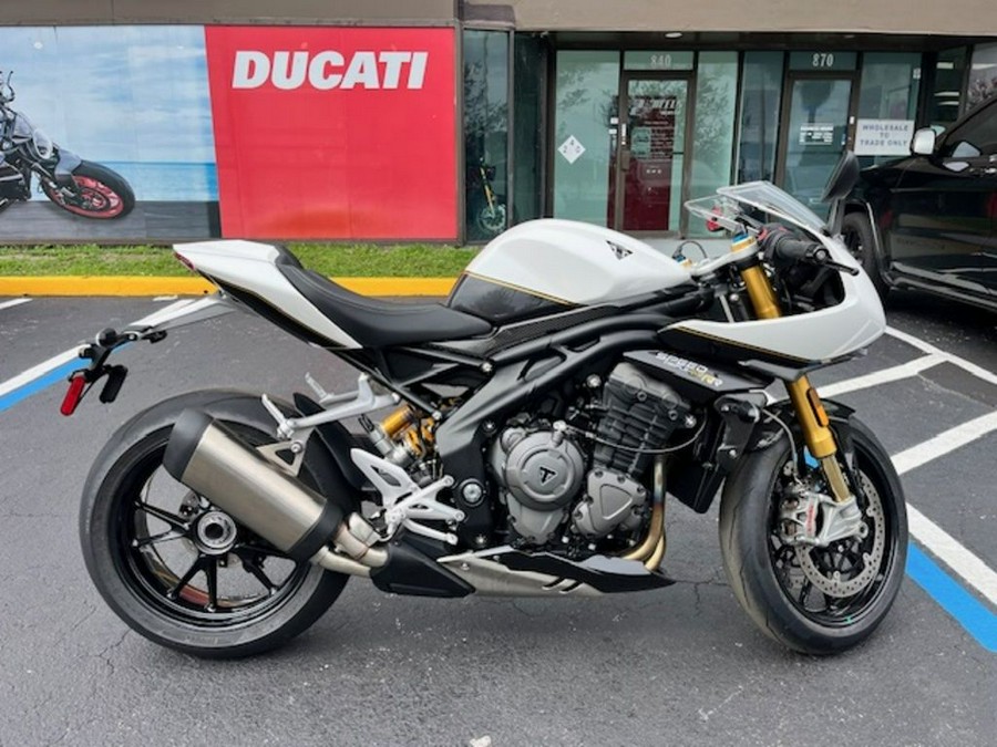 2022 Triumph Speed Triple 1200 RR Crystal White Storm Grey