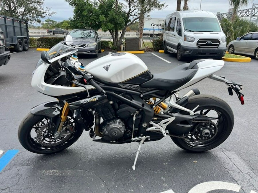 2022 Triumph Speed Triple 1200 RR Crystal White Storm Grey