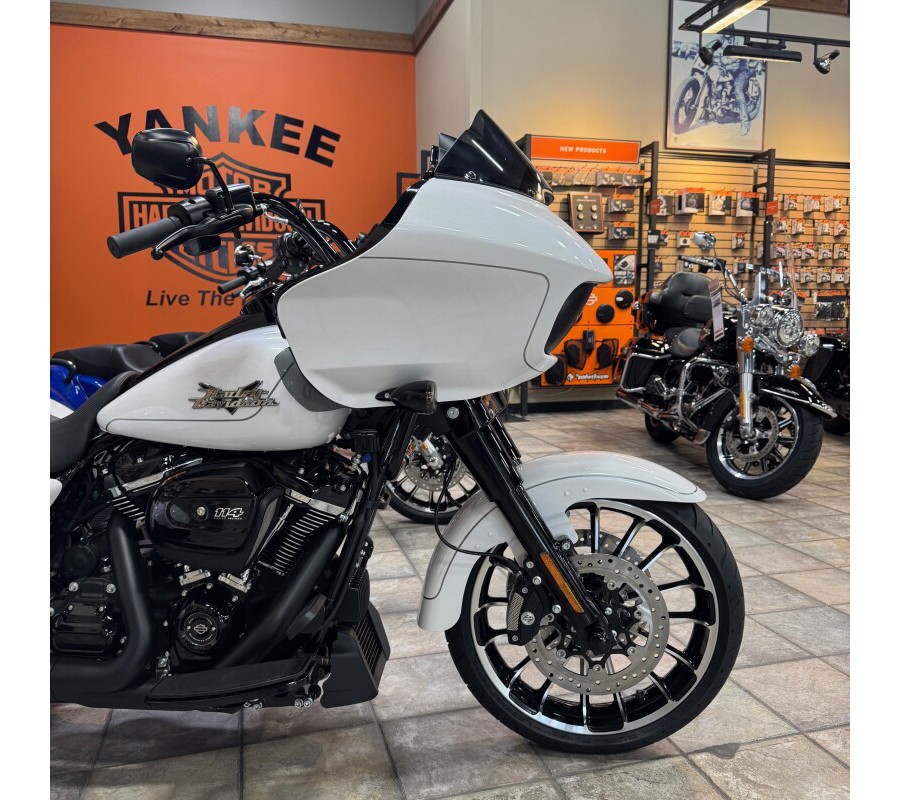 2025 Road Glide® 3 FLTRT