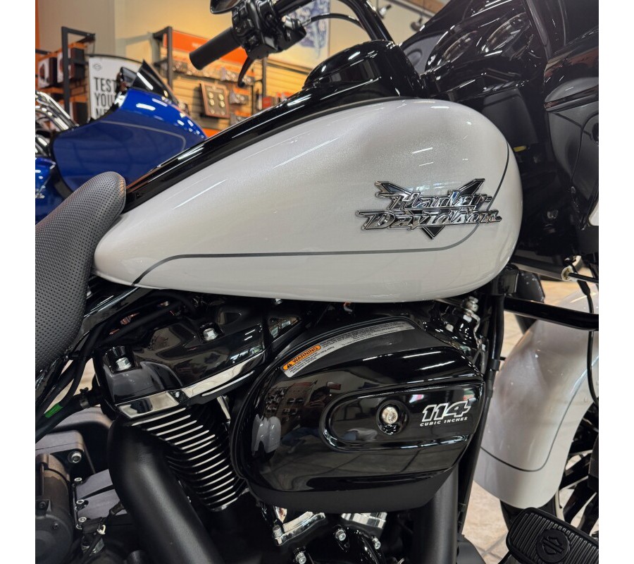 2025 Road Glide® 3 FLTRT