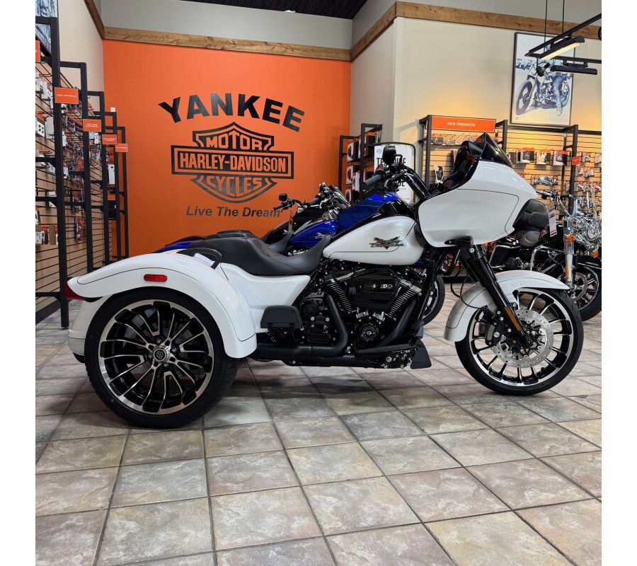 2025 Road Glide® 3 FLTRT