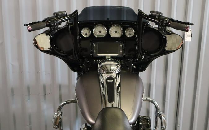 2016 Harley-Davidson® Street Glide® Special FLHXS