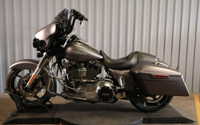 2016 Harley-Davidson® Street Glide® Special FLHXS
