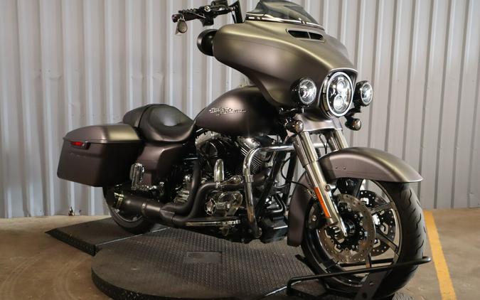2016 Harley-Davidson® Street Glide® Special FLHXS