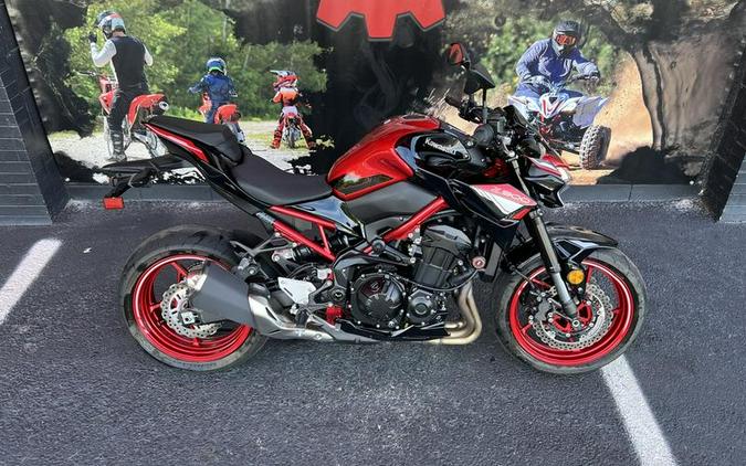 2024 Kawasaki Z900 ABS Metallic Spark Black/Metallic Matte Dark Gray