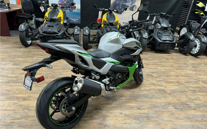 2024 Kawasaki Z7 Hybrid ABS