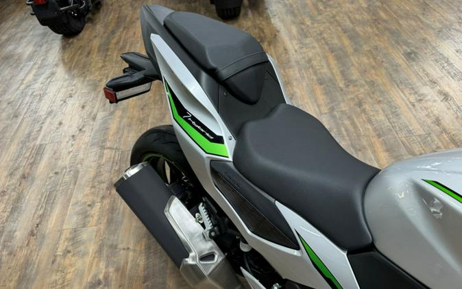 2024 Kawasaki Z7 Hybrid ABS